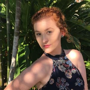 Meet your Posher, Cassandra